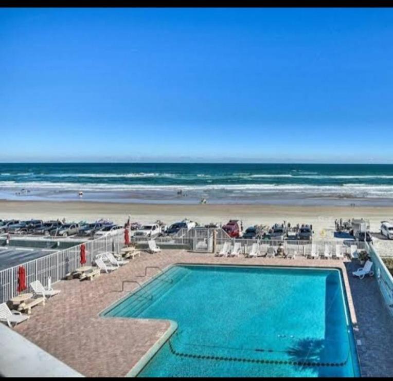 Direct Oceanfront With Balcony Apartment เดย์โทนาบีช ภายนอก รูปภาพ